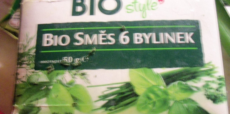 Polévka se směsí  6 bylinek  Bio a houbama-nevšední chuti (6 bylinek BIO...)