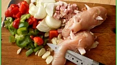 Slaninou protkaná kuřecí prsa v hořčičné šťávě
