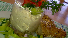 Tvarůžková  lahodná pěna k pivku  na dva způsoby