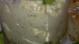 Tvarůžková  lahodná pěna k pivku  na dva způsoby