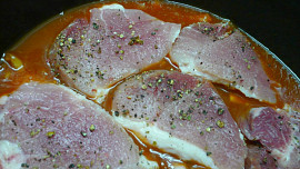 Vepřové maso s mrkví a rajčatovým protlakem z PH