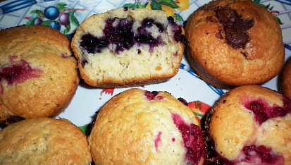 Vláčné jogurtové muffiny s náplní