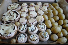 Před vložením do trouby :-) recept na pozadí