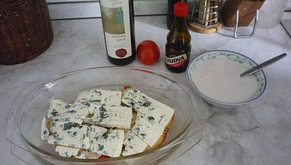 Zapékané kuřecí maso s Nivou na rajčatech, Niva