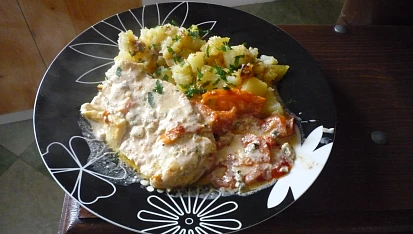 Zapékané kuřecí maso s Nivou na rajčatech, môžem už jesť