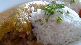 Zelené paprikové lusky plněné hříbky, slaninou a masem