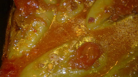 Zelené paprikové lusky plněné hříbky, slaninou a masem