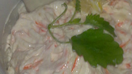 Banánová   pomazánka  ze sýru Cottage s mrkví a křenem