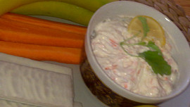 Banánová   pomazánka  ze sýru Cottage s mrkví a křenem