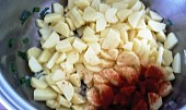 Barevné těstoviny s bramborami