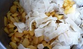 Barevné těstoviny s bramborami