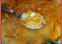Cibulovo-česneková polévka zahuštěná kuskusem