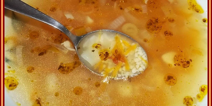 Cibulovo-česneková polévka zahuštěná kuskusem (jdeme baštit...)