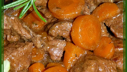 Hovězí plátky na černém pivu, lehce pozměněná varianta