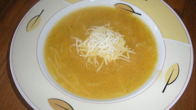 Jemná zeleninová polévka
