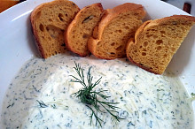 Tzaziki su super na chleba