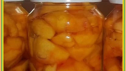 Kompot z oloupaných broskví pro další použití
