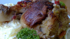 Kuře  plněné směsí z cukety, slaniny a barevné zeleniny