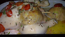 Kuře  plněné směsí z cukety, slaniny a barevné zeleniny