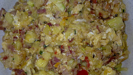 Kuře  plněné směsí z cukety, slaniny a barevné zeleniny