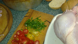 Kuře  plněné směsí z cukety, slaniny a barevné zeleniny