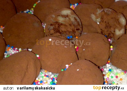 Marcipánové kuličky z brambor a čokolády