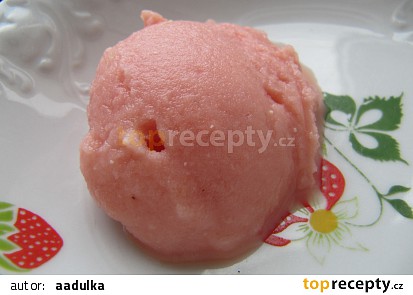 Melounová zmrzlina s vanilkovým jogurtem