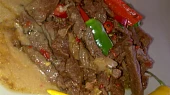 Paprikové  pikantní ragú se šťavnatým hovězím masem