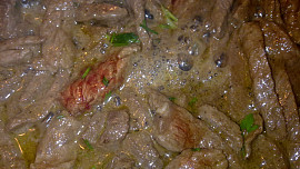 Paprikové  pikantní ragú se šťavnatým hovězím masem