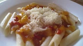 Penne s rajčaty a cuketou