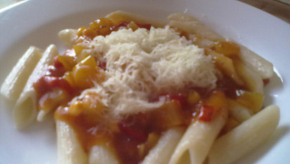 Penne s rajčaty a cuketou