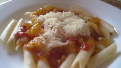 Penne s rajčaty a cuketou