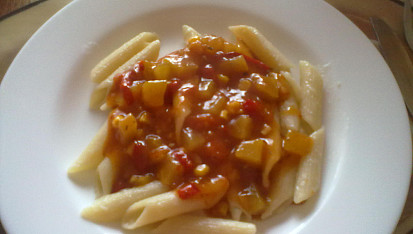 Penne s rajčaty a cuketou