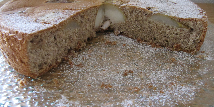 Piškotový koláč s ovocem bezlepkový ( nebo s lepkem ) (50g pohanková celozrn. mouka, 100g Schär, hrušky)