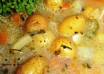 Polévka z malých brambor