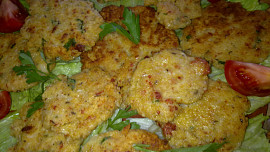 Rýžovo-pohankové smažené placičky se sýrem a klobásou