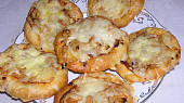Slaninové vdolečky s cibulí a sýrem (Slaninové vdolečky s cibulí a sýrem)