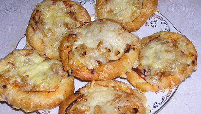 Slaninové vdolečky s cibulí a sýrem, Slaninové vdolečky s cibulí a sýrem