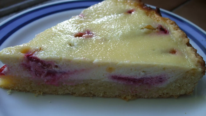 Smetanovo-švestkový koláč