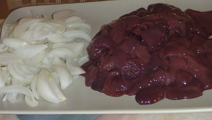 Vepřová játra restovaná s cibulí