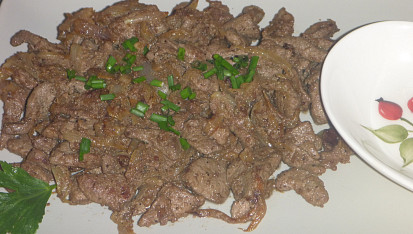 Vepřová játra restovaná s cibulí