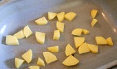 Vepřové plátky na bramborové šťávě (na suchý pekáček vložíme brambor na kostičky)