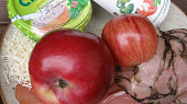 Vepřové závitky s křenem a jablky