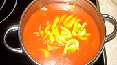 Vepřové maso s lečem (přidaná nakrájená paprika)