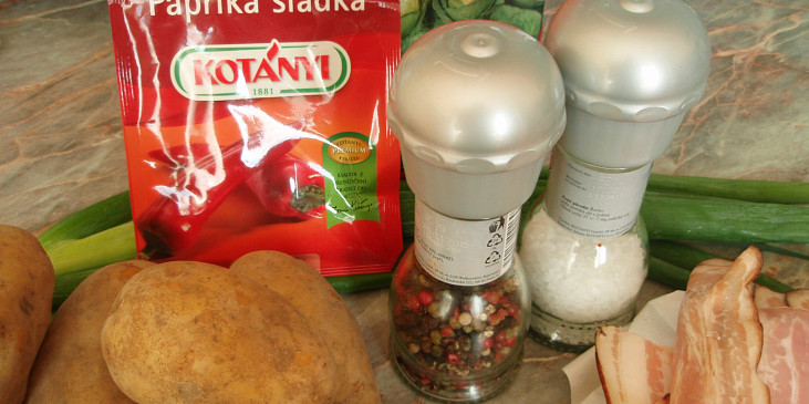 Zapečené brambory na zelí - potřebné suroviny