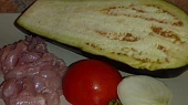 Zapečený lilek s kuřecím masem