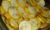 Zapékané brambory s cuketou