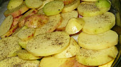 Zapékané brambory s cuketou