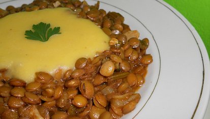 Čočková polévka s dýňovo-kokosovou smetanou