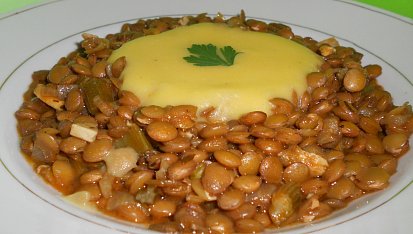 Čočková polévka s dýňovo-kokosovou smetanou